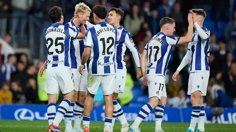 “欢乐呈现华夏之光：王昶、黄雅琼全力以赴乐在其中”